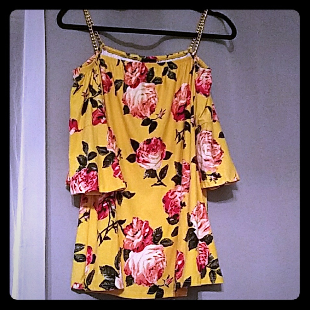 Off-the-shoulder Floral print blouse